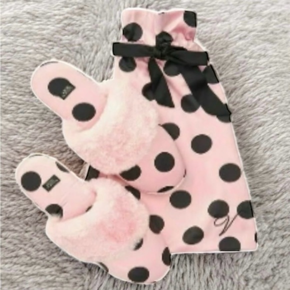 🎯 2/$10 SALE 🎯 Victoria's Secret Satin Plush Pink Slippers W/ Dust Bag NWT - Picture 5 of 5